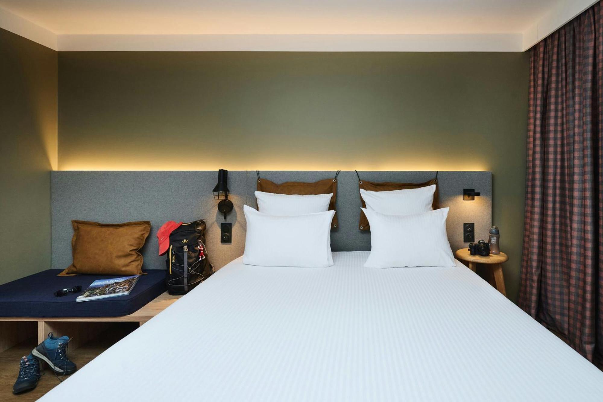 Queen Room with Balcony,1640368560:JPEG